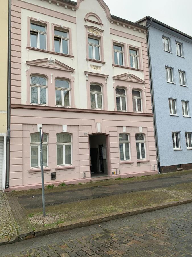 Exklusive Stadtwohnung Am Elbradweg: Best-Preis-Fewo Rathausblick 1 Fuer Max. 3 Pers. Inkl. Wlan, Prime Video & Self Check-In Виттенберге Экстерьер фото